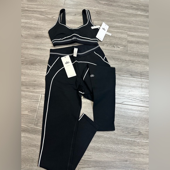 ALO Yoga Black and White Intimates Set - Picture 4 of 4